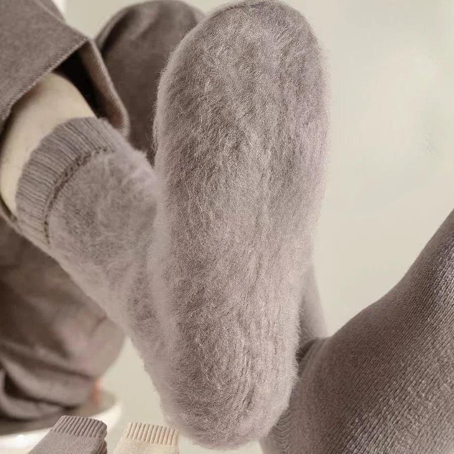 Winter Thermal Socks for Men & Women – Insulated Cold Weather Hiking Socks (Multiple Pairs Available)