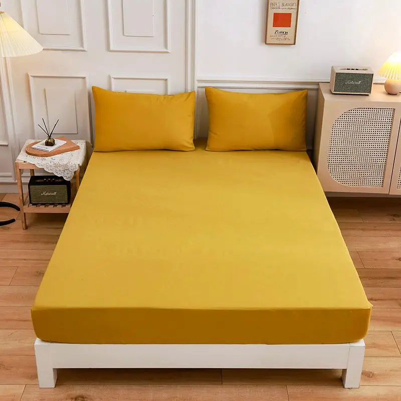 Kuup 3-Piece Solid Colour Queen Bedding Set – Polyester Fitted Sheet & Pillowcases with Elastic Band