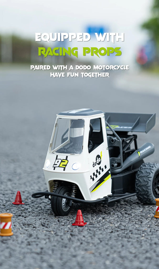ZWN S810 Three-Wheel RC Car with Lights and Spray – 2.4G High-Speed Electric Remote Control Motorcycle Toy for Kids