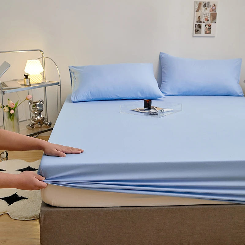 Kuup 3-Piece Solid Colour Queen Bedding Set – Polyester Fitted Sheet & Pillowcases with Elastic Band