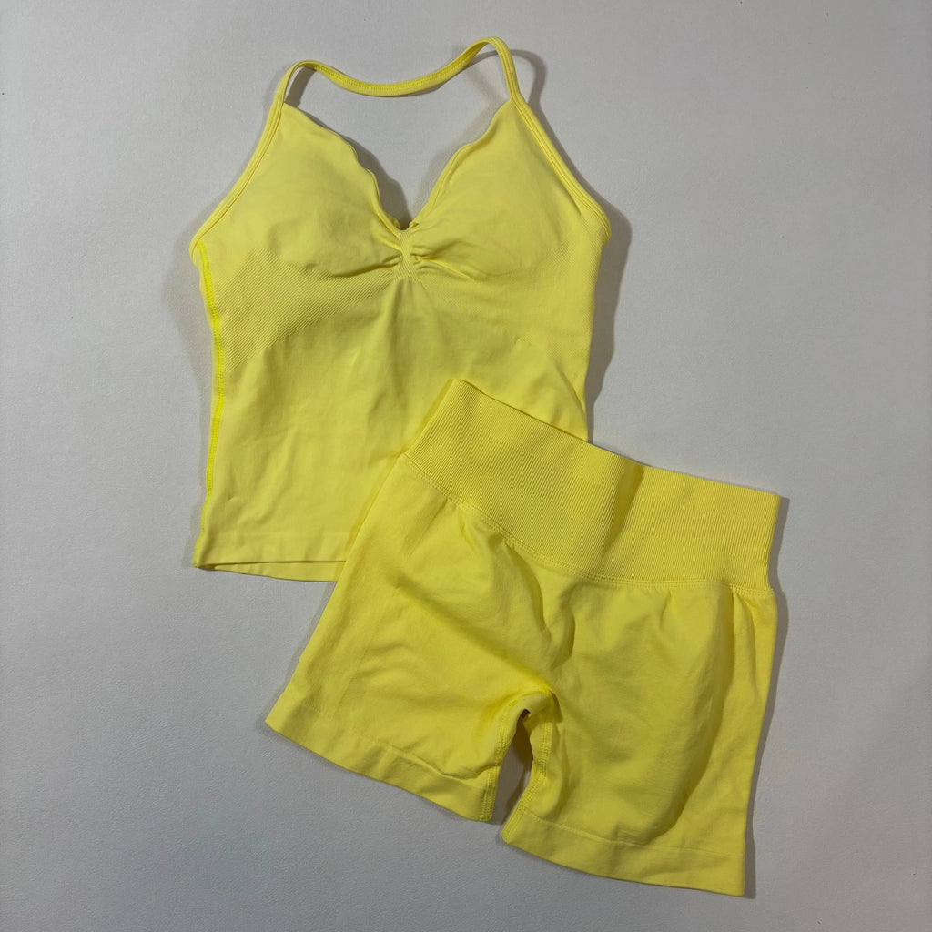 Women’s Seamless Yoga Gym Set – Backless Tank Top & High Waist Scrunch Shorts (2PCS)