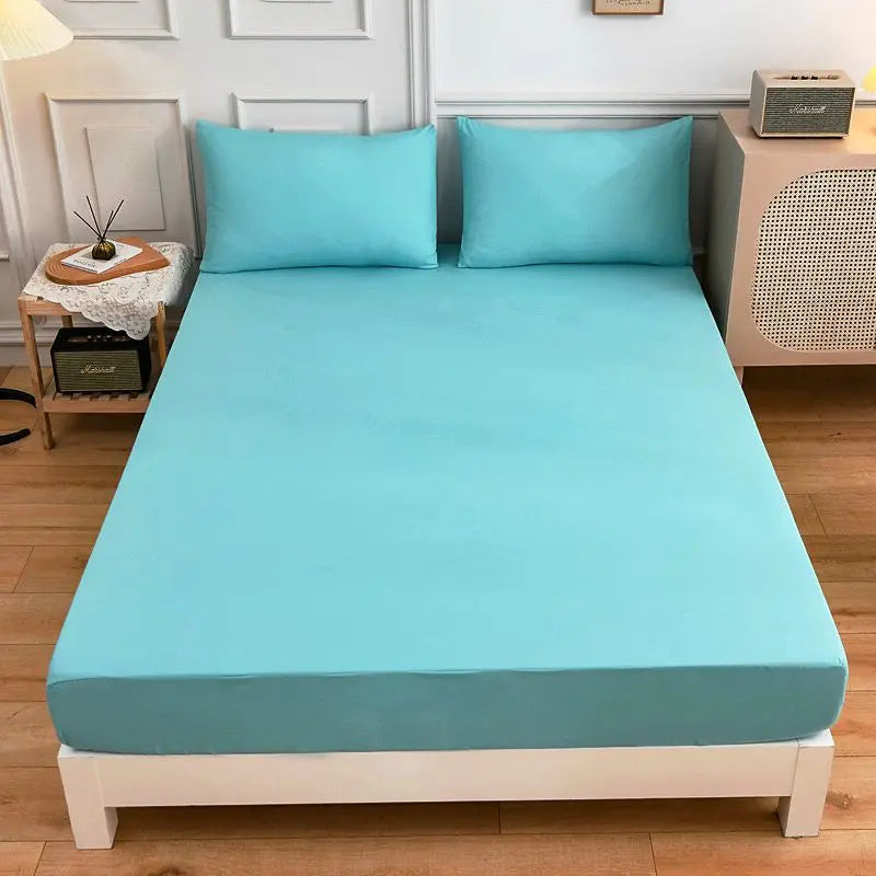 Kuup 3-Piece Solid Colour Queen Bedding Set – Polyester Fitted Sheet & Pillowcases with Elastic Band