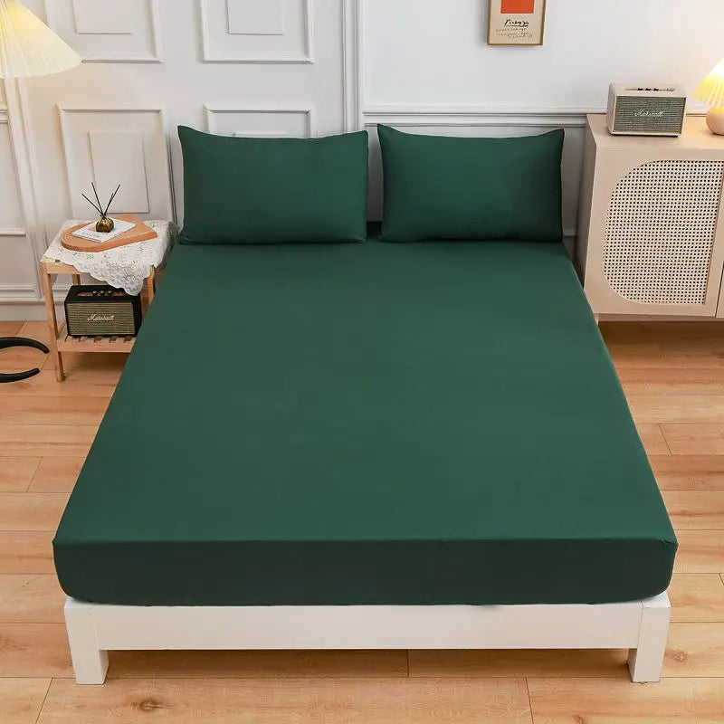 Kuup 3-Piece Solid Colour Queen Bedding Set – Polyester Fitted Sheet & Pillowcases with Elastic Band