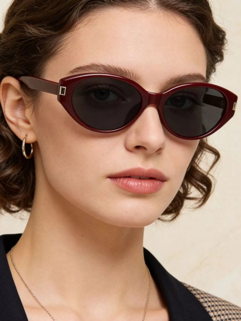 Lightweight Cat-Eye Sunglasses
